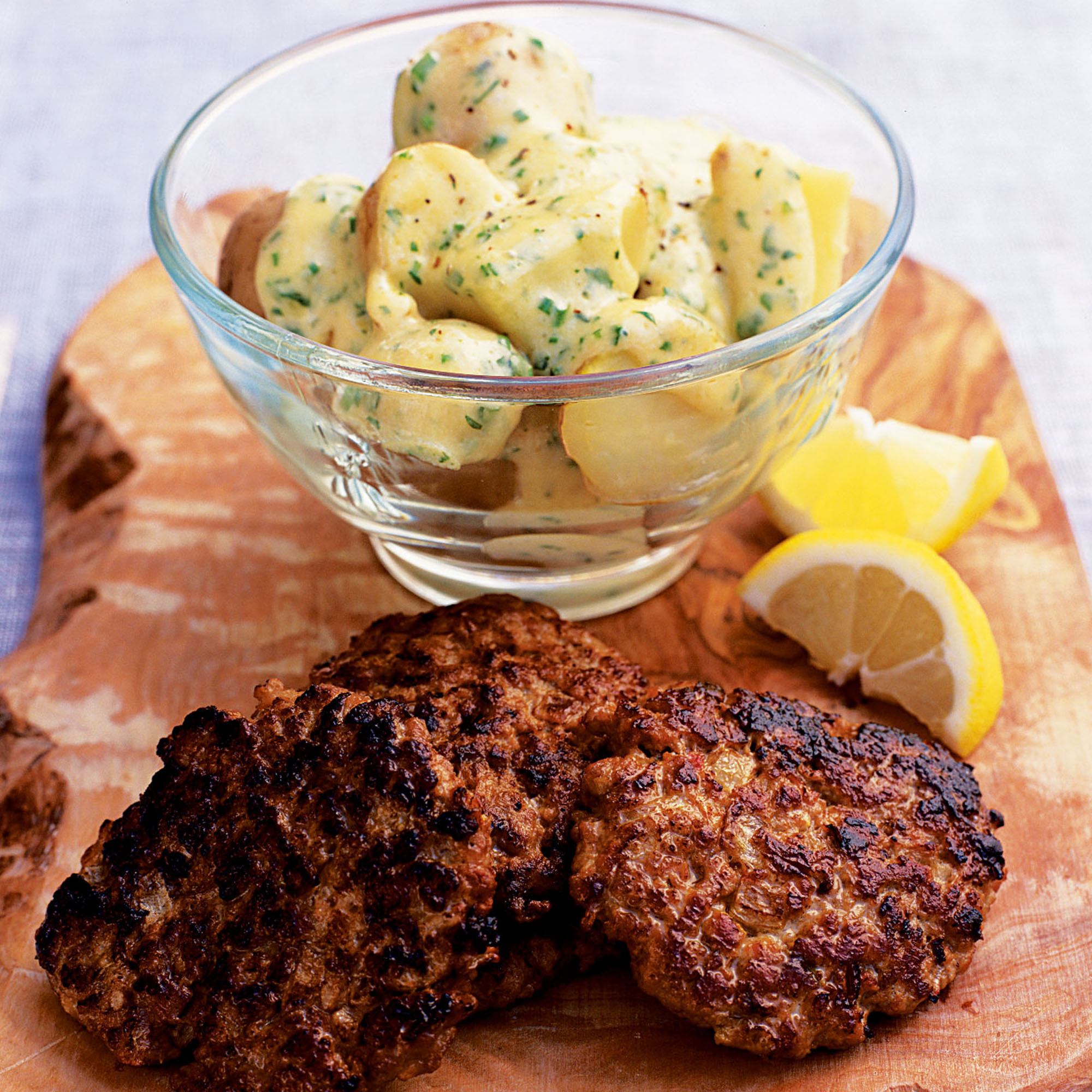 New potatoes in home-made garlic and herb mayonnaise recipe New potatoes in home-made garlic and herb mayonnaise recipe