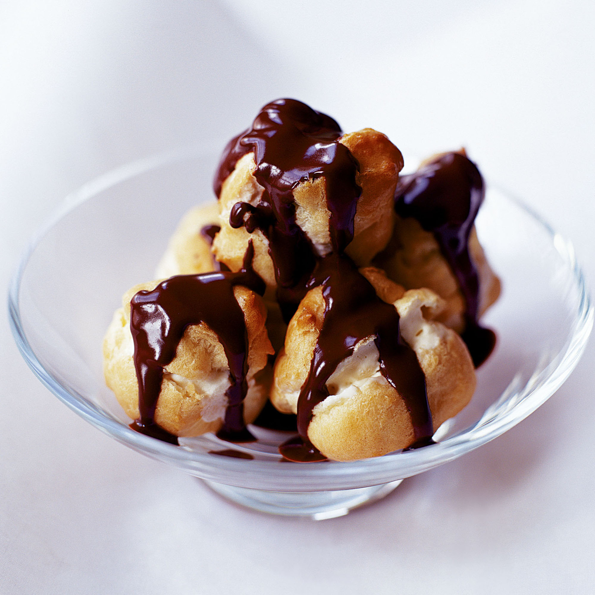 Semifreddo profiteroles with ice cream and chocolate espresso sauce / Freeze ahead food recipe Semifreddo profiteroles with ice cream and chocolate espresso sauce / Freeze ahead food recipe