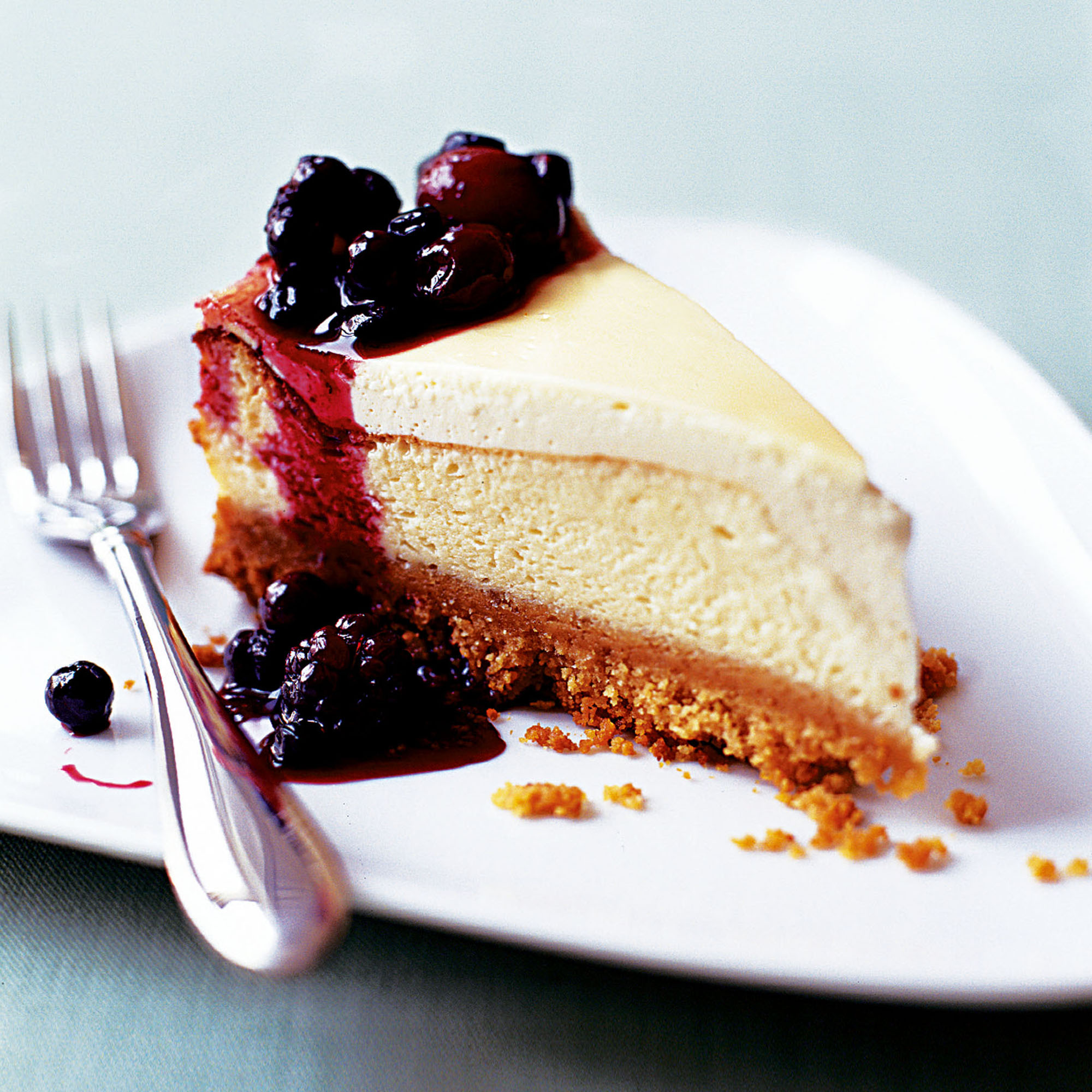 Baked lemon cheesecake with forest fruits Baked lemon cheesecake with forest fruits