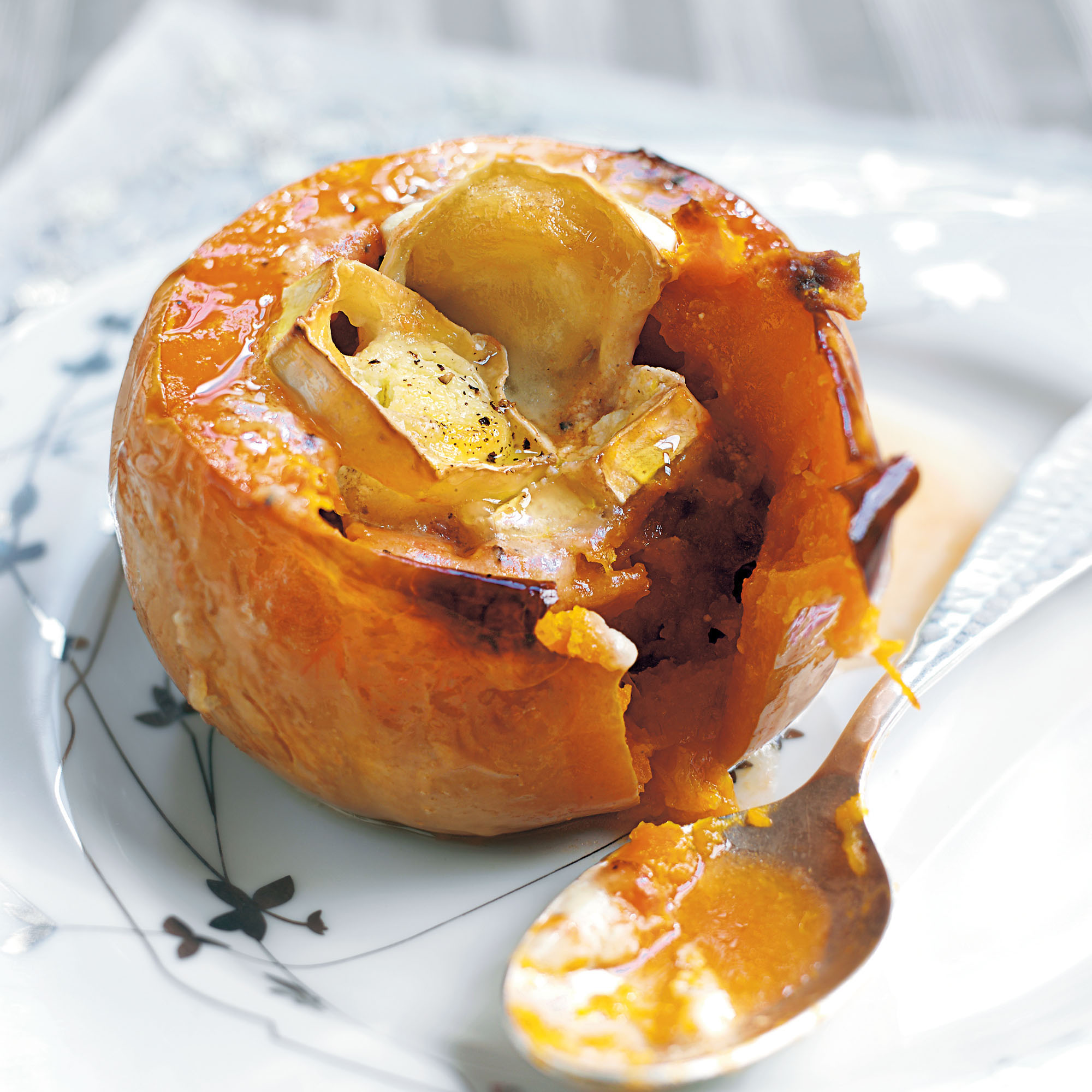 A meat-free menu doesn't have to mean nut roast! Impress vegetarian guests this year with a delicious new Christmas lunch recipe, such as mushroom, leek and crumb-topped tartlets or roasted butternut with goat's cheese...
