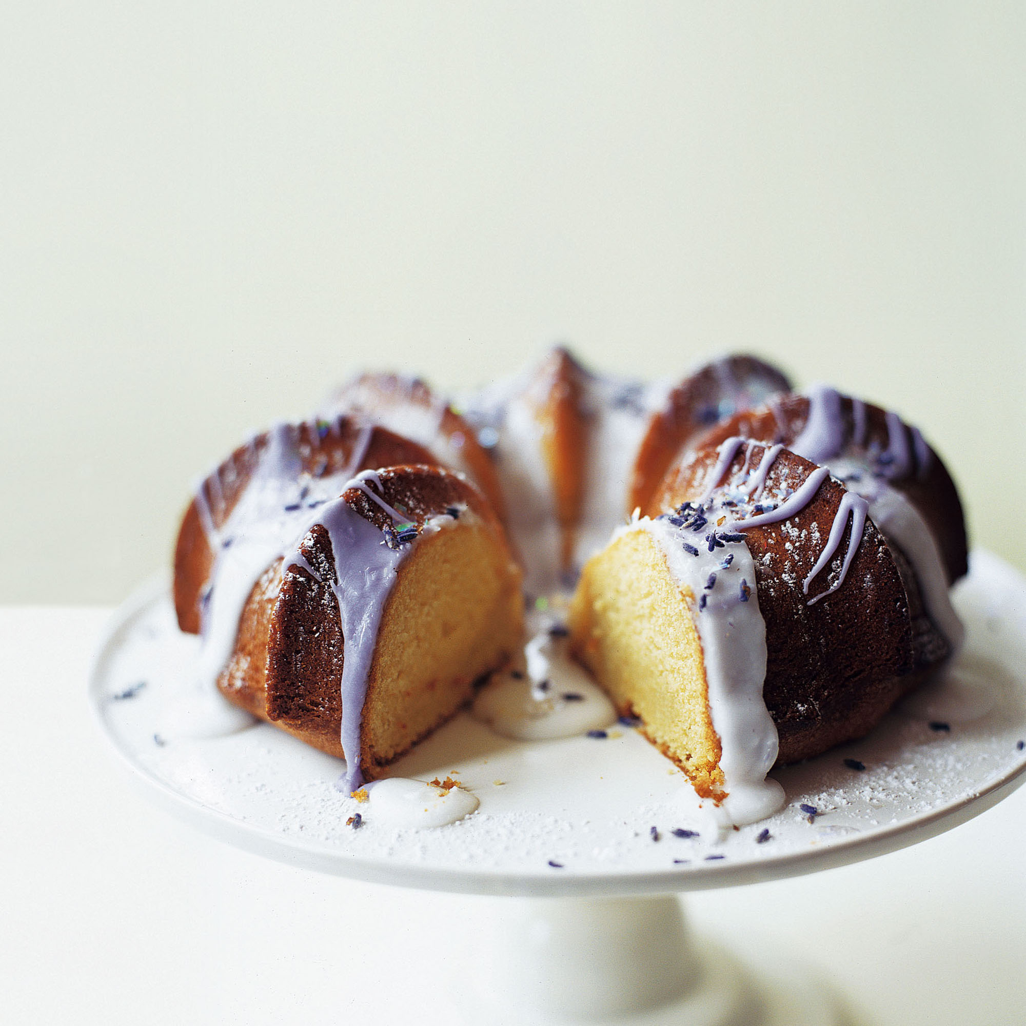 Sour cream cake with lavender recipe