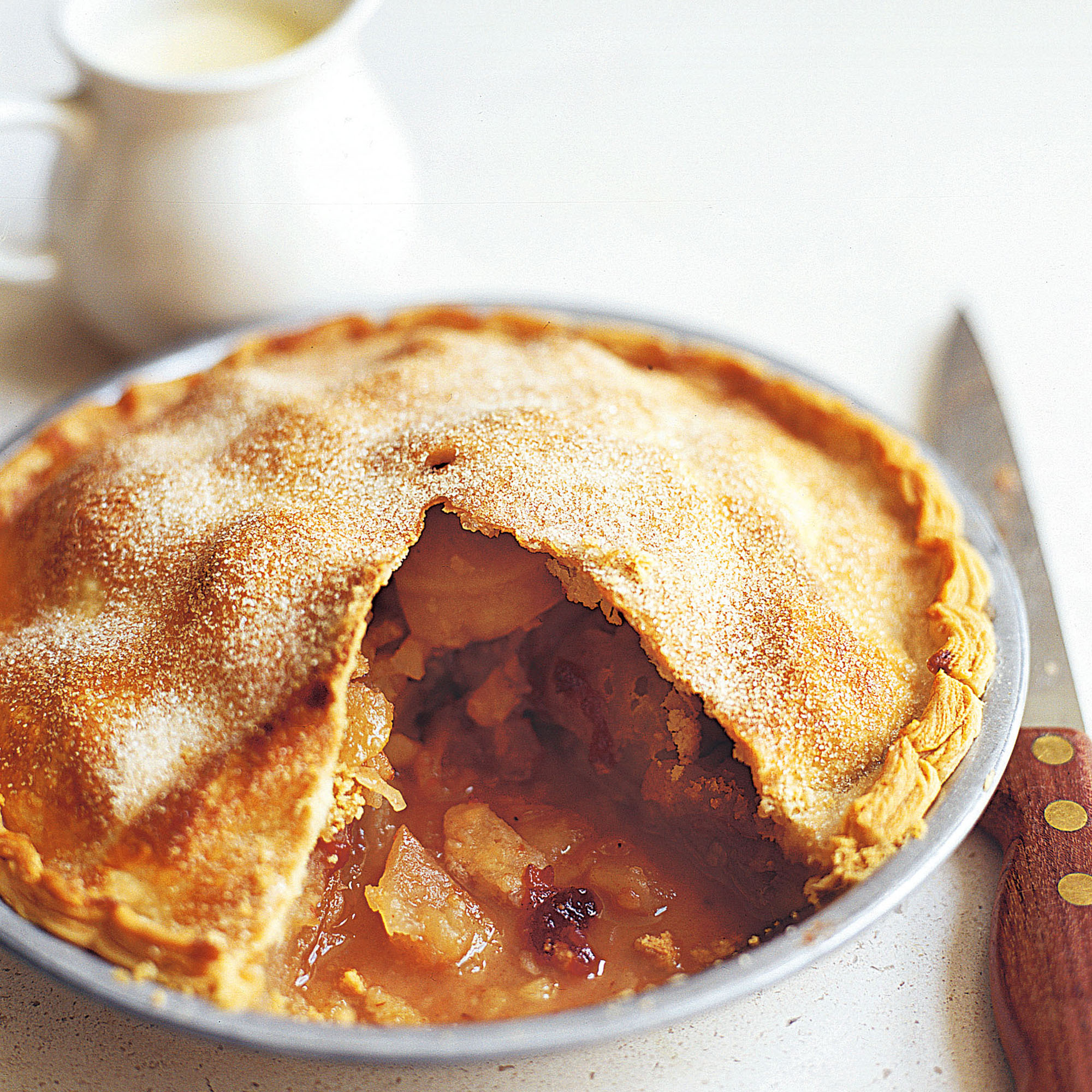 Spiced apple pie with quince jelly recipe Spiced apple pie with quince jelly recipe