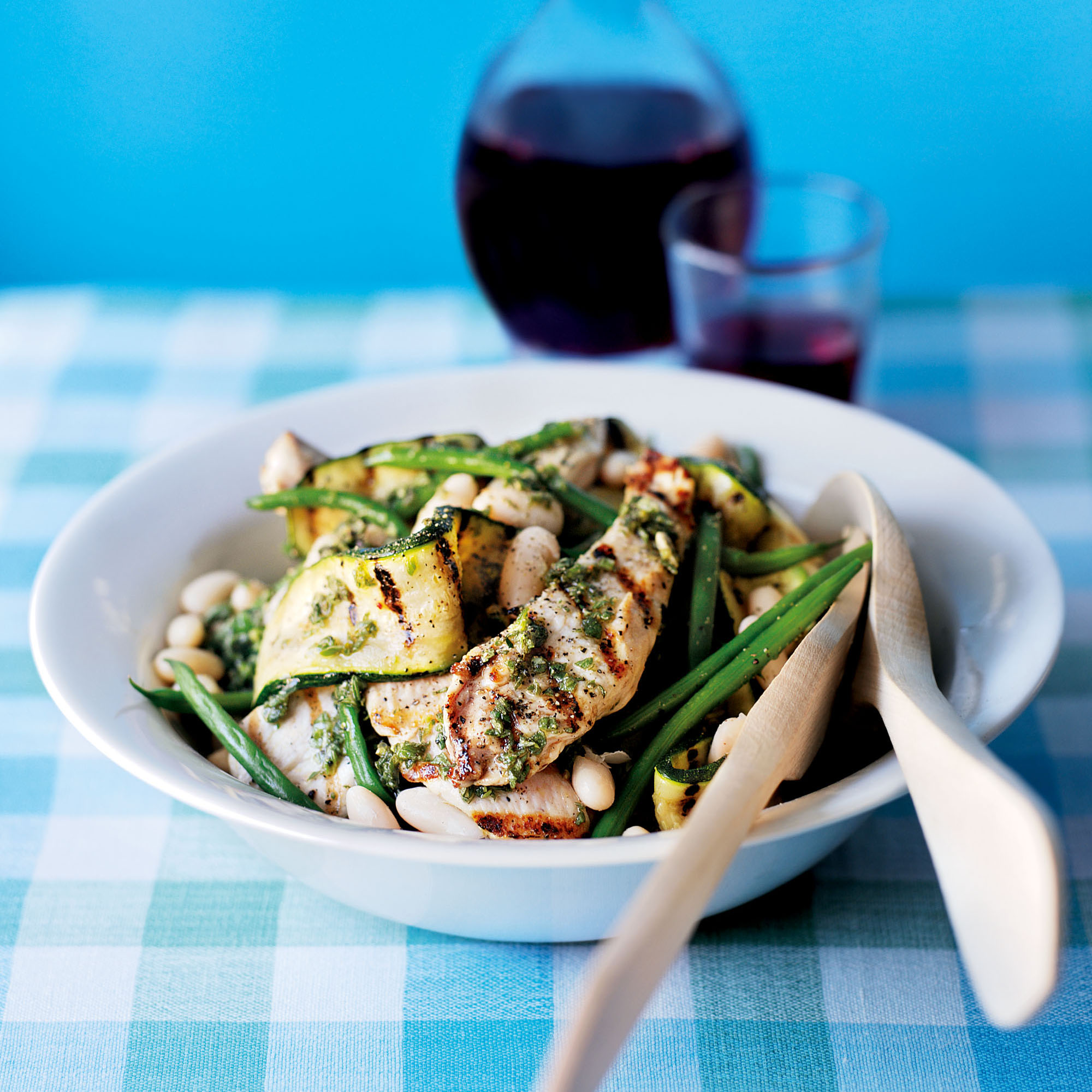 Griddled chicken salad with courgettes and cannellini beans recipe Griddled chicken salad with courgettes and cannellini beans recipe