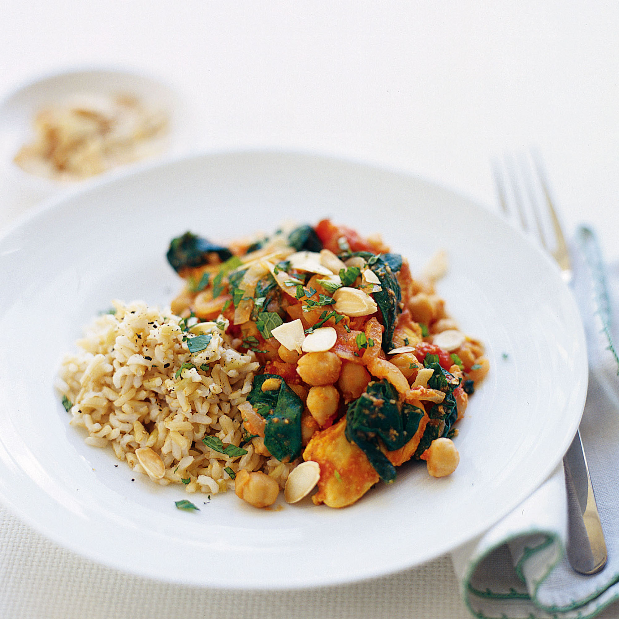 Quorn and almond curry with spinach recipe Quorn and almond curry with spinach recipe