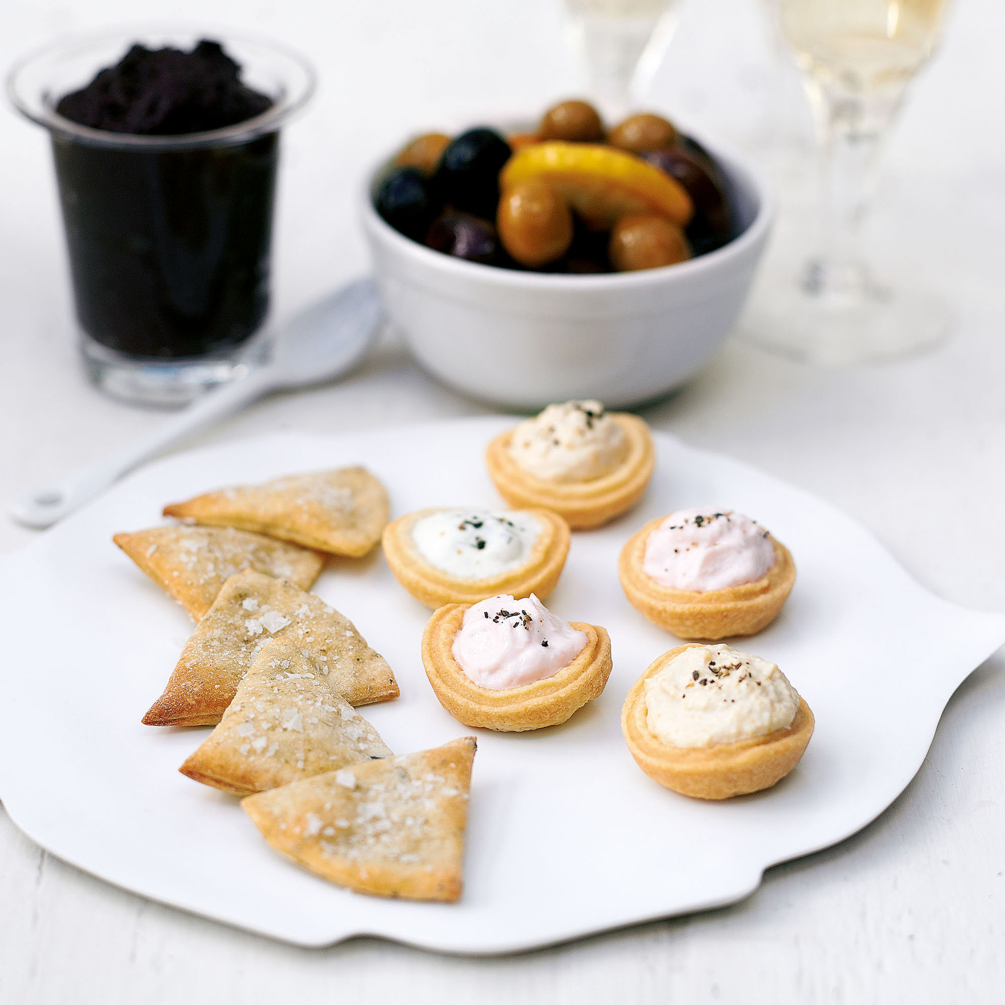 Rosemary biscuits with marinated olives and filled tartlets recipe Rosemary biscuits with marinated olives and filled tartlets recipe