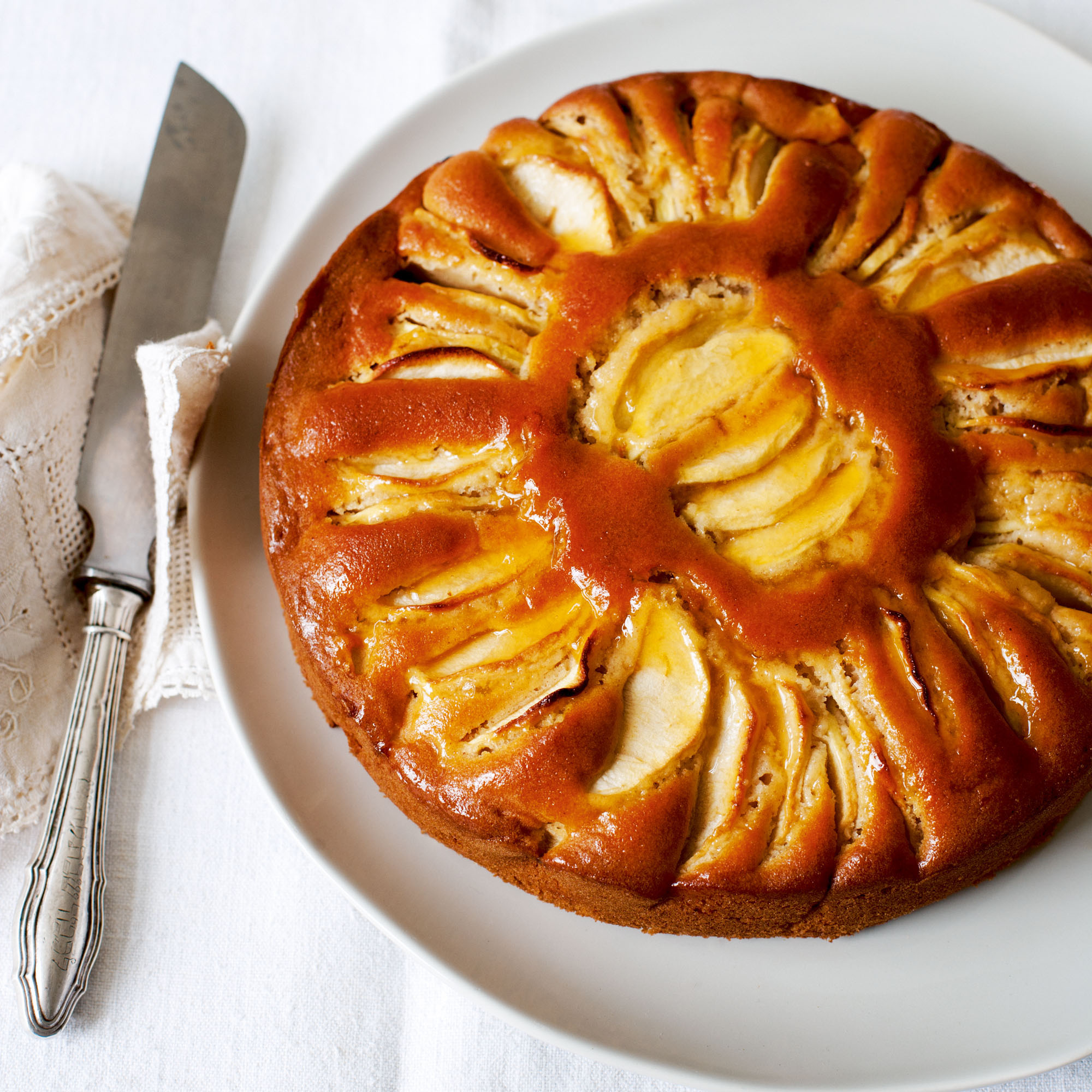 Spiced apple sour cream cake recipe Spiced apple sour cream cake recipe