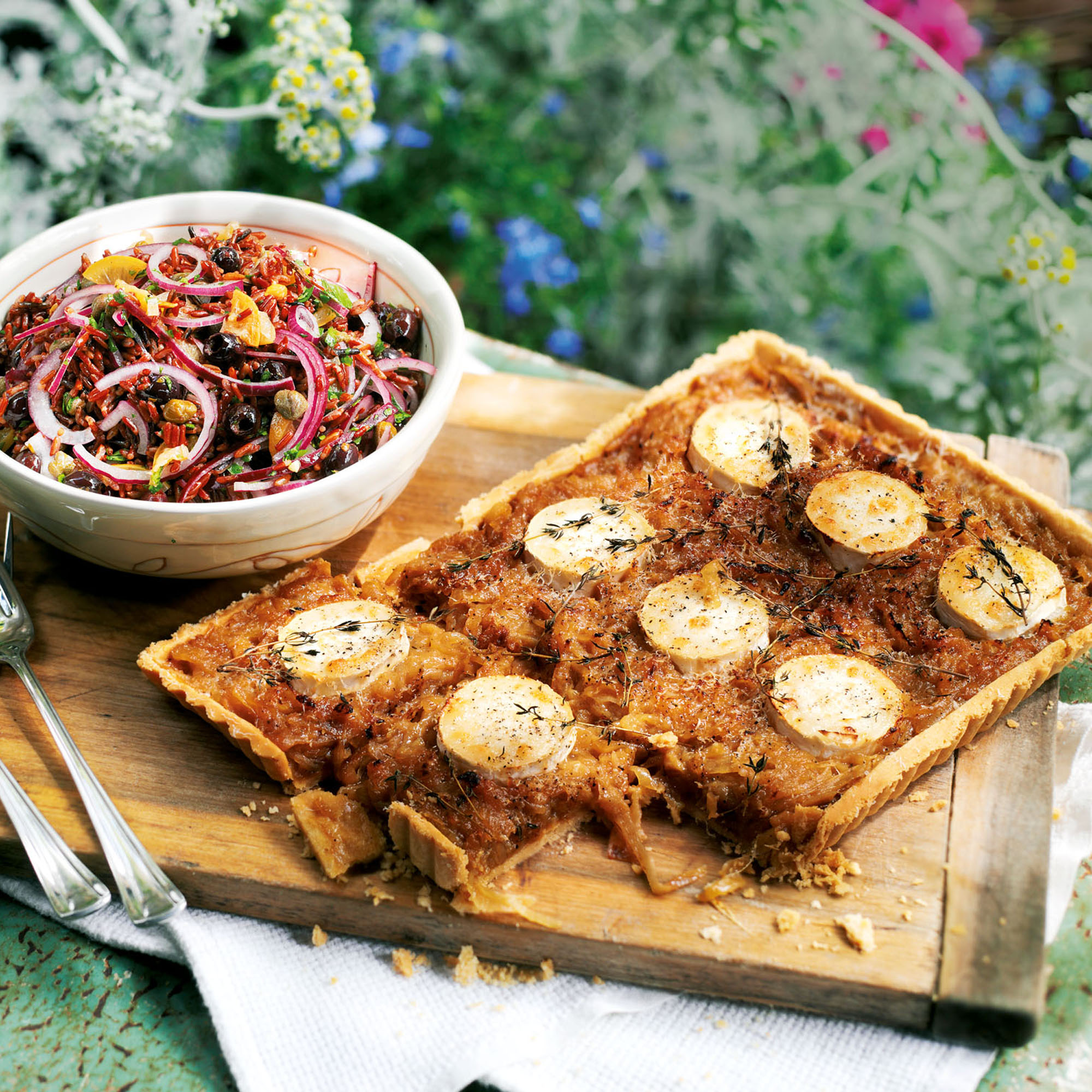 Caramelised Onion Tart with Goats' Cheese and Thyme Caramelised Onion Tart with Goats' Cheese and Thyme