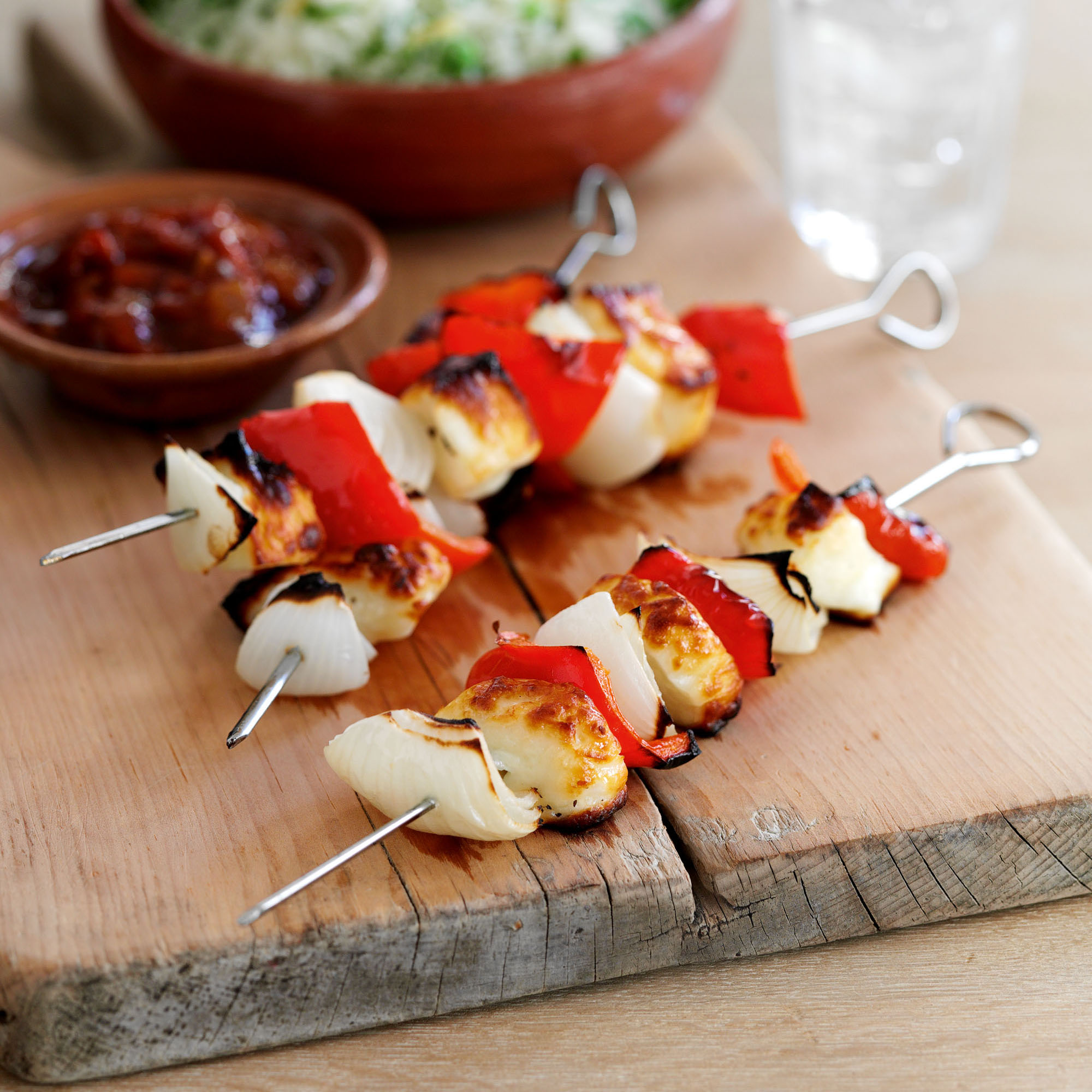 Halloumi, red onion and pepper kebabs with citrussy pilaf recipe Halloumi, red onion and pepper kebabs with citrussy pilaf recipe