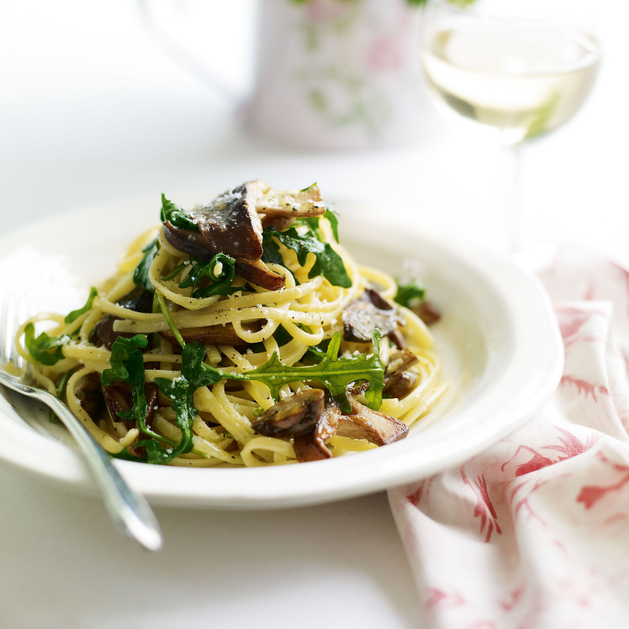 Mushroom, rocket and Parmesan linguine recipe Mushroom, rocket and Parmesan linguine recipe