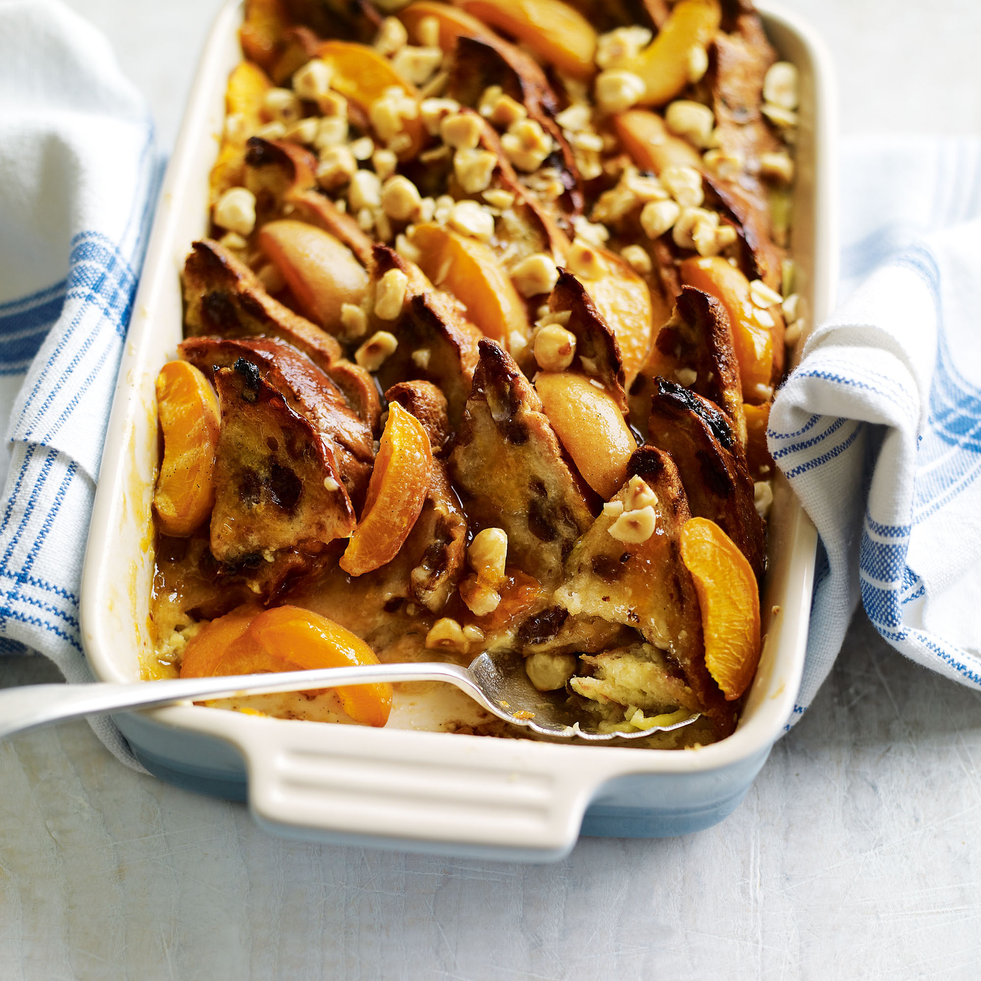 Fruit bread and butter pudding with apricot recipe Fruit bread and butter pudding with apricot recipe