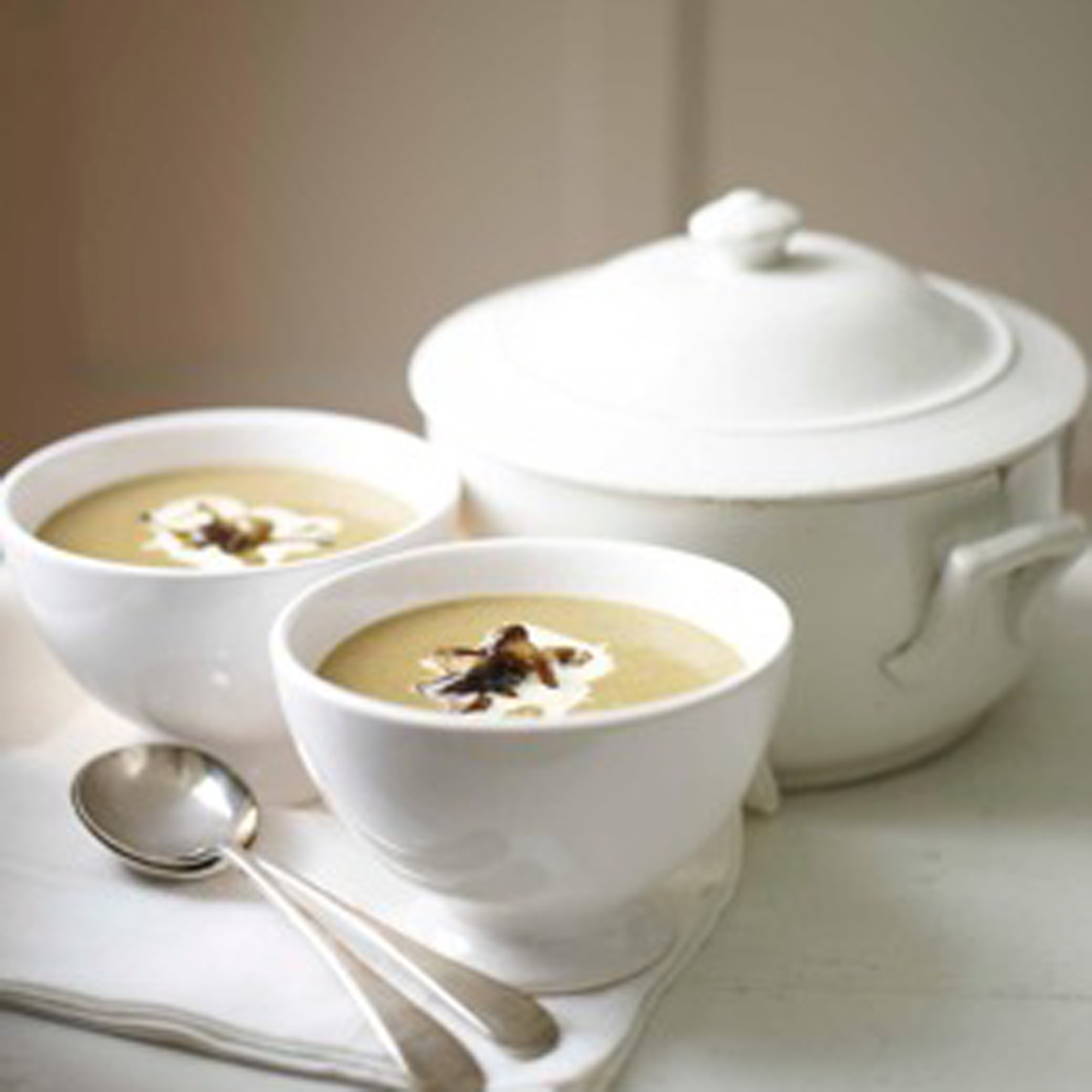 Chestnut and porcini mushroom soup recipe Chestnut and porcini mushroom soup recipe