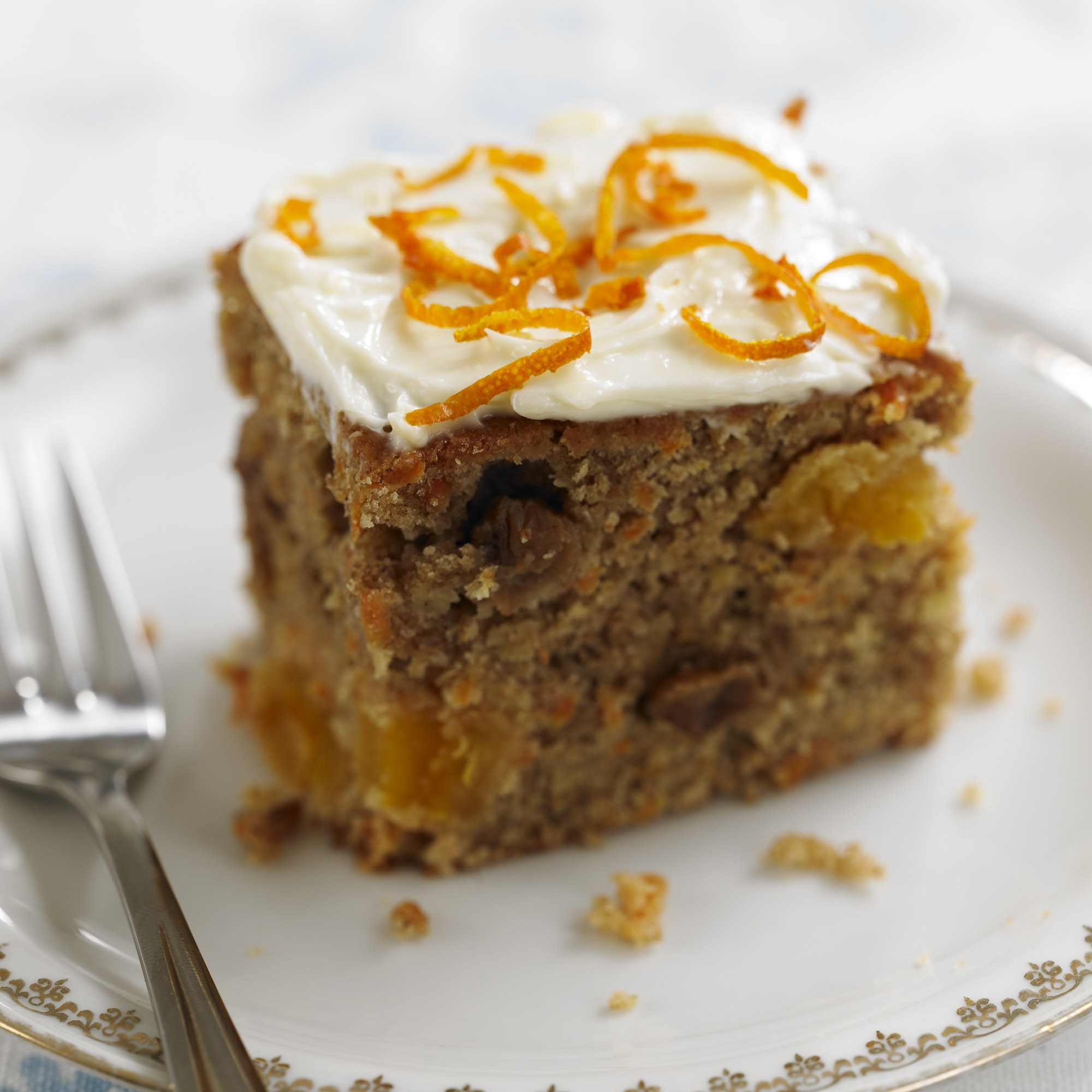 Carrot, apricot and raisin cake recipe