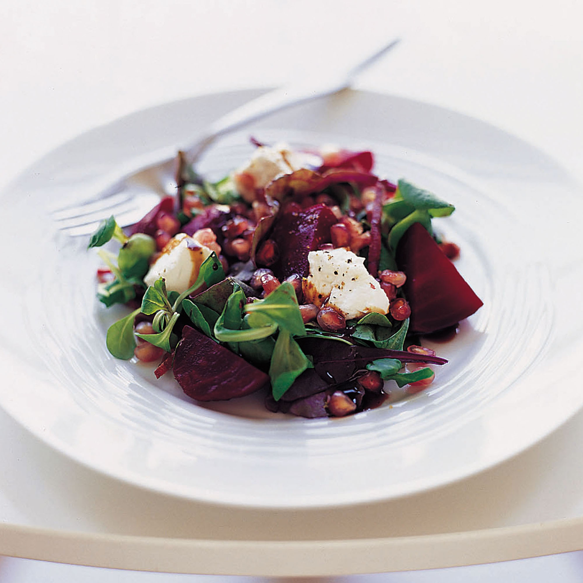 Beetroot, pomegranate and goat�s cheese salad recipe