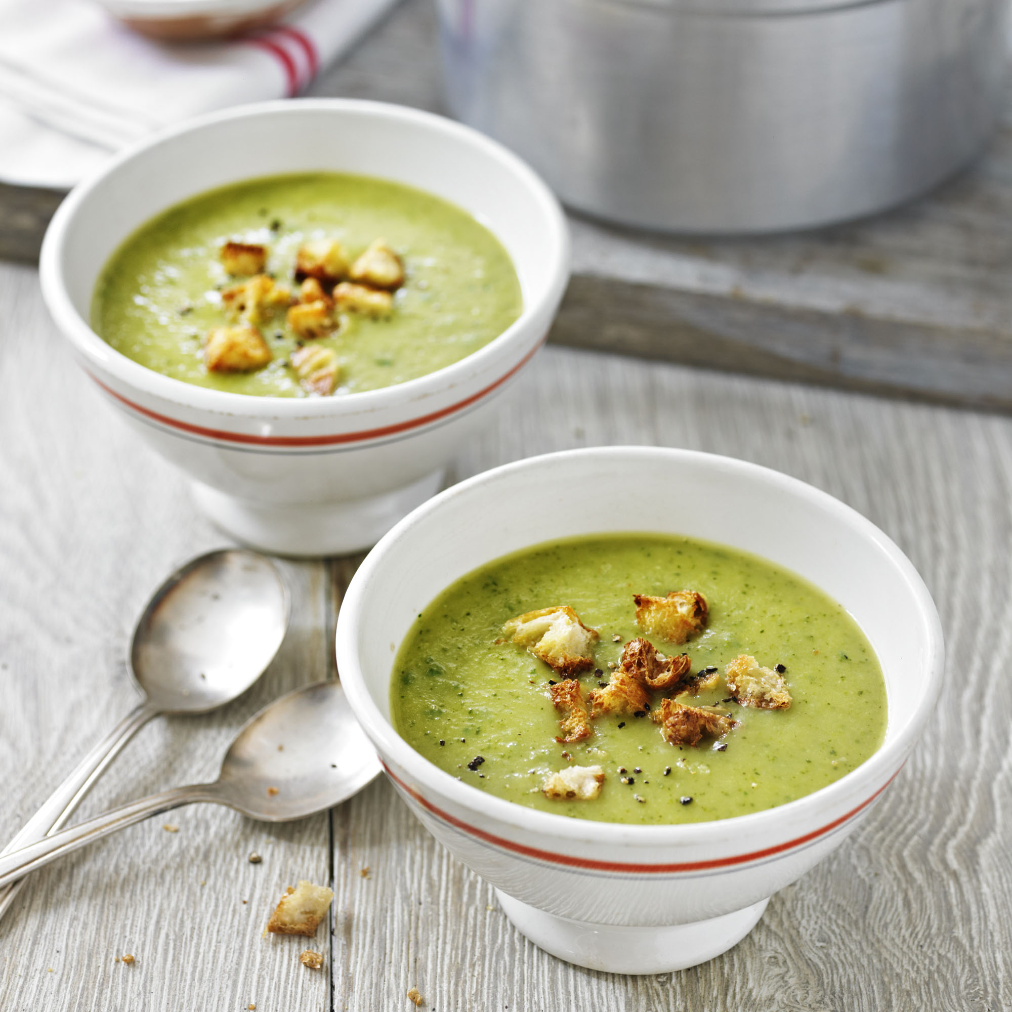 Courgette and basil soup with parmesan croutons recipe Courgette and basil soup with parmesan croutons recipe