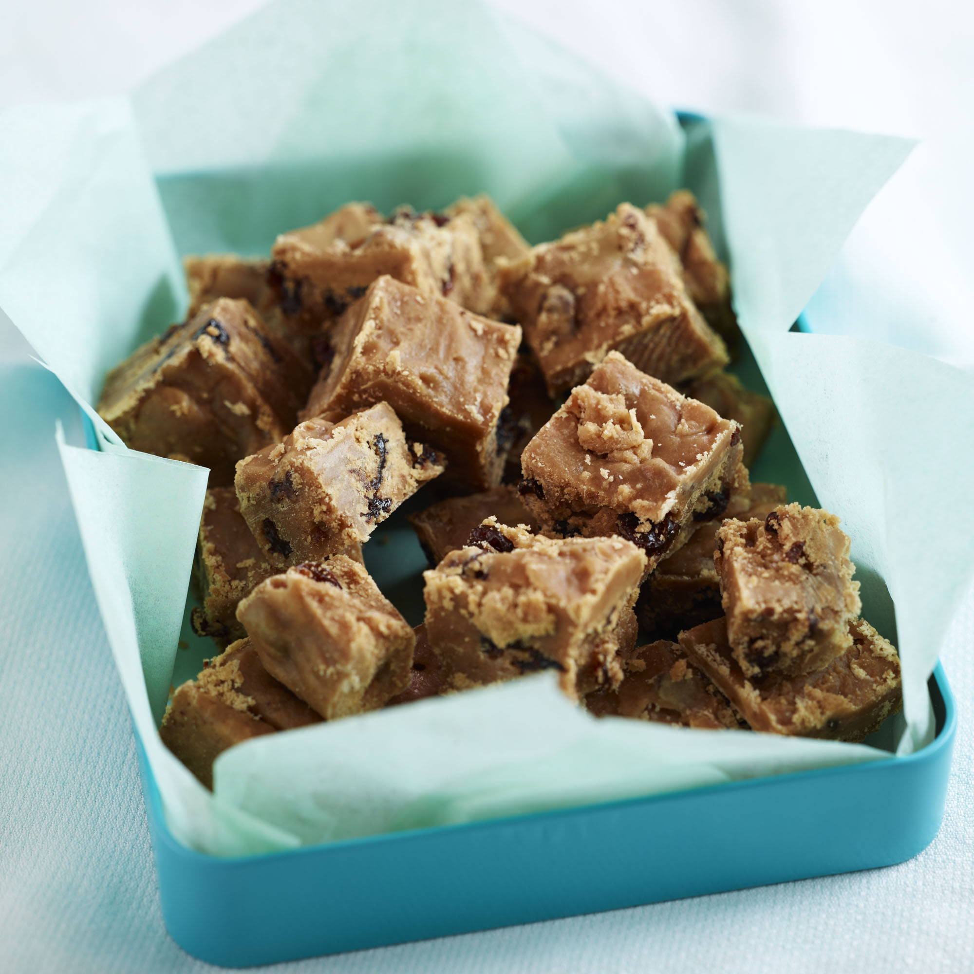 Rum and raisin fudge recipe Rum and raisin fudge recipe