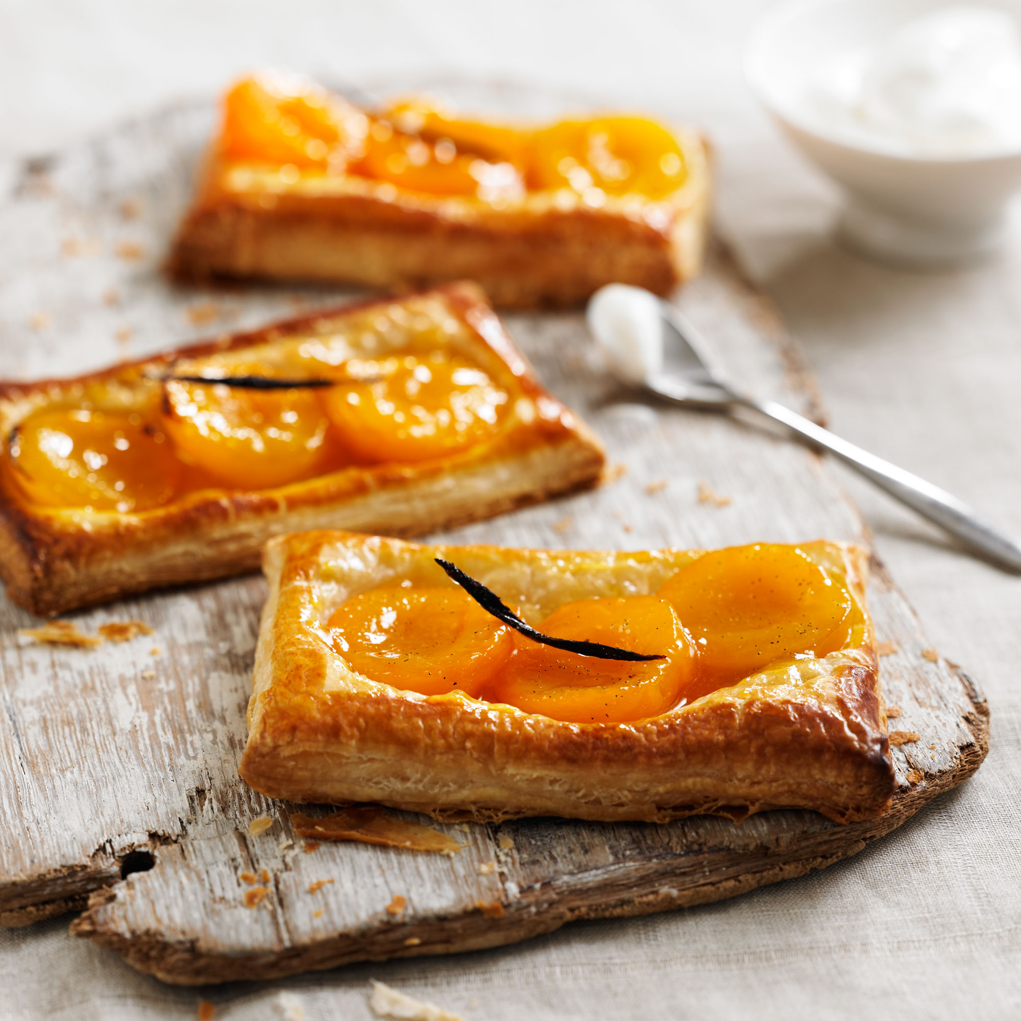 Apricot & vanilla tartlets recipe Apricot & vanilla tartlets recipe
