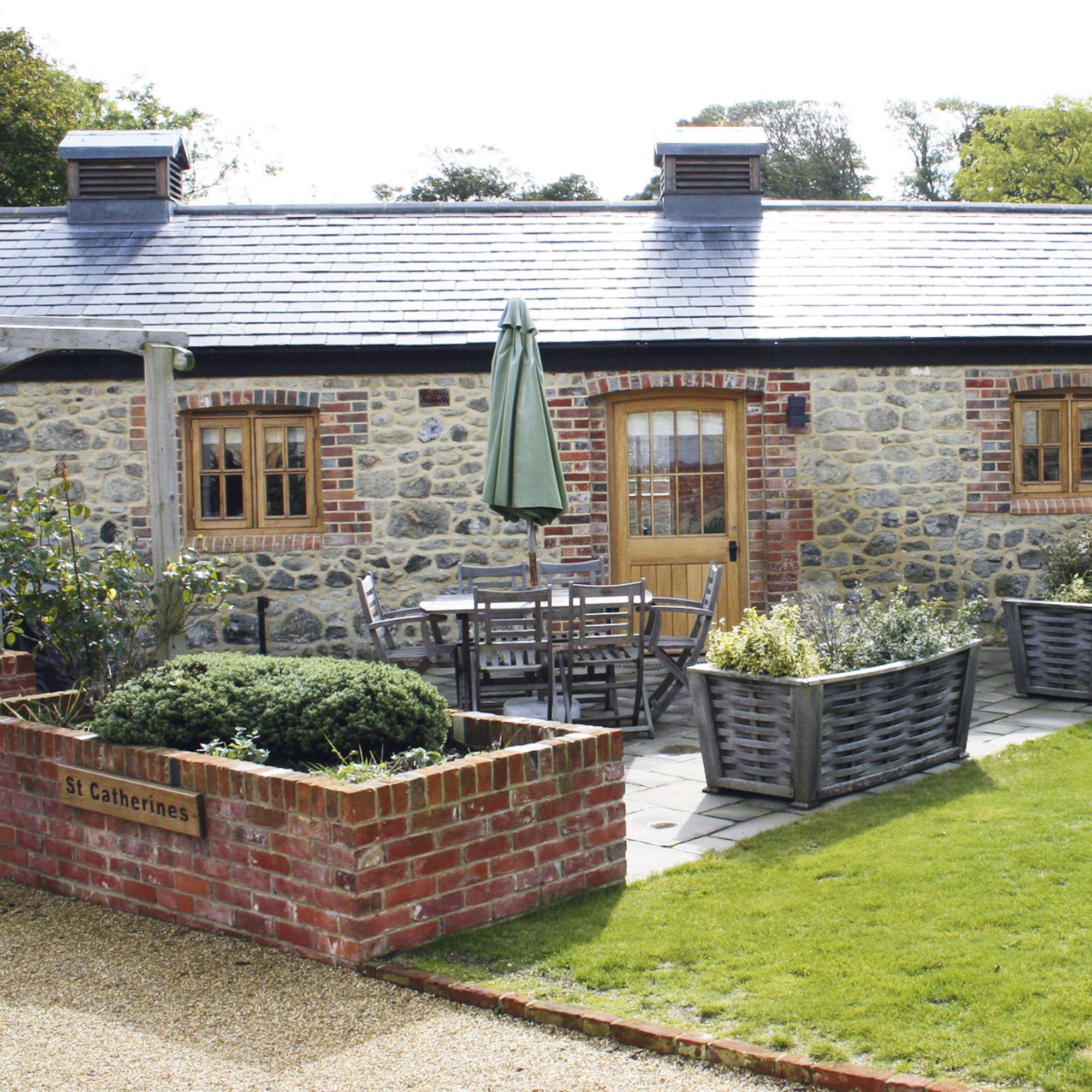 Nilton barns-Isle of Wight-Doggy Travel-woman and home