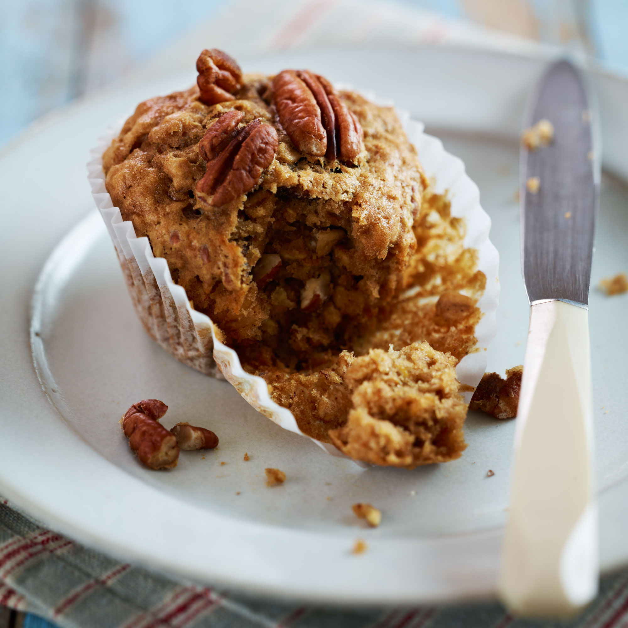Banana and pecan oat muffins recipe Banana and pecan oat muffins recipe