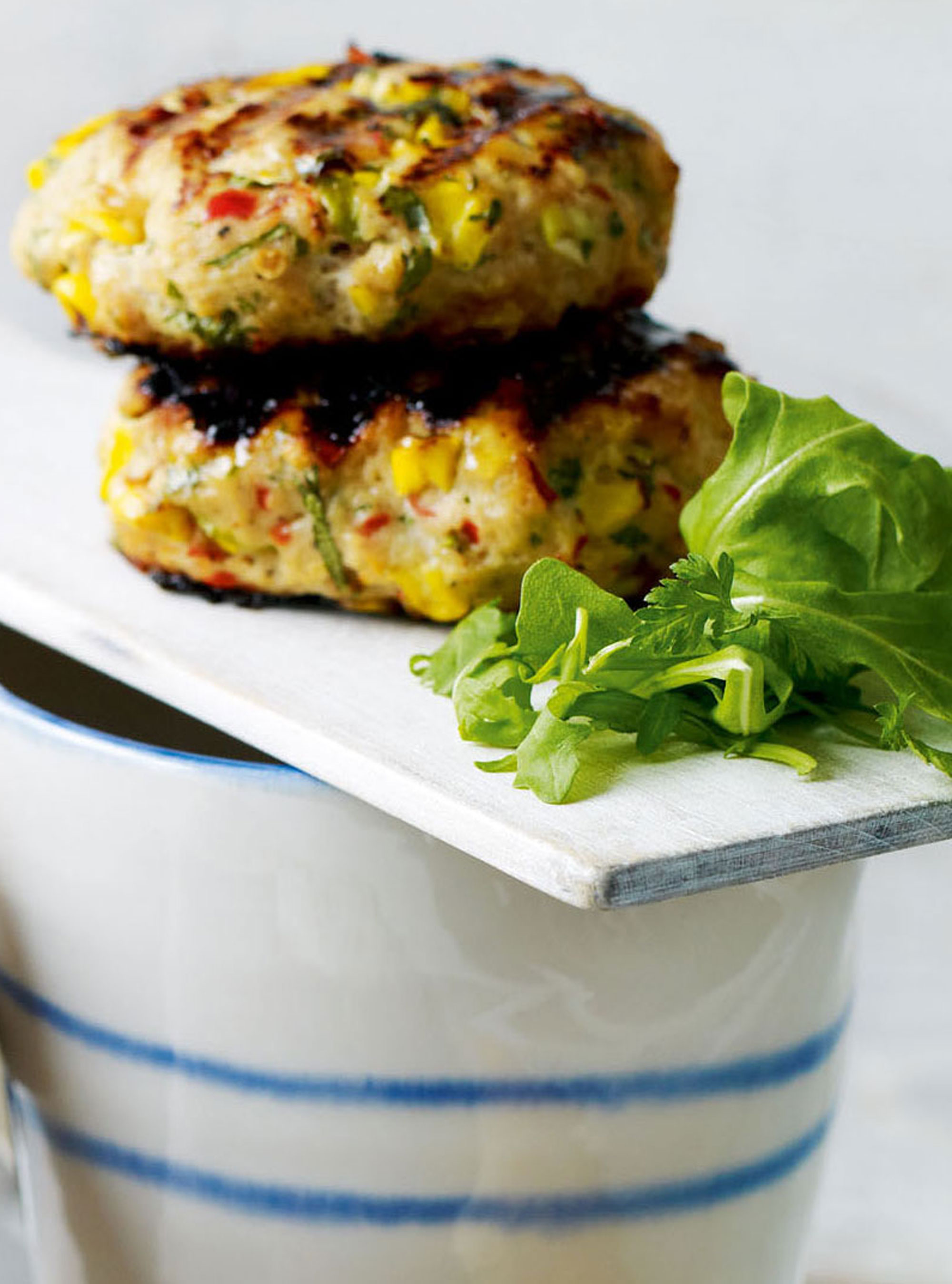 spicy sweetcorn and turkey burgers recipe photo