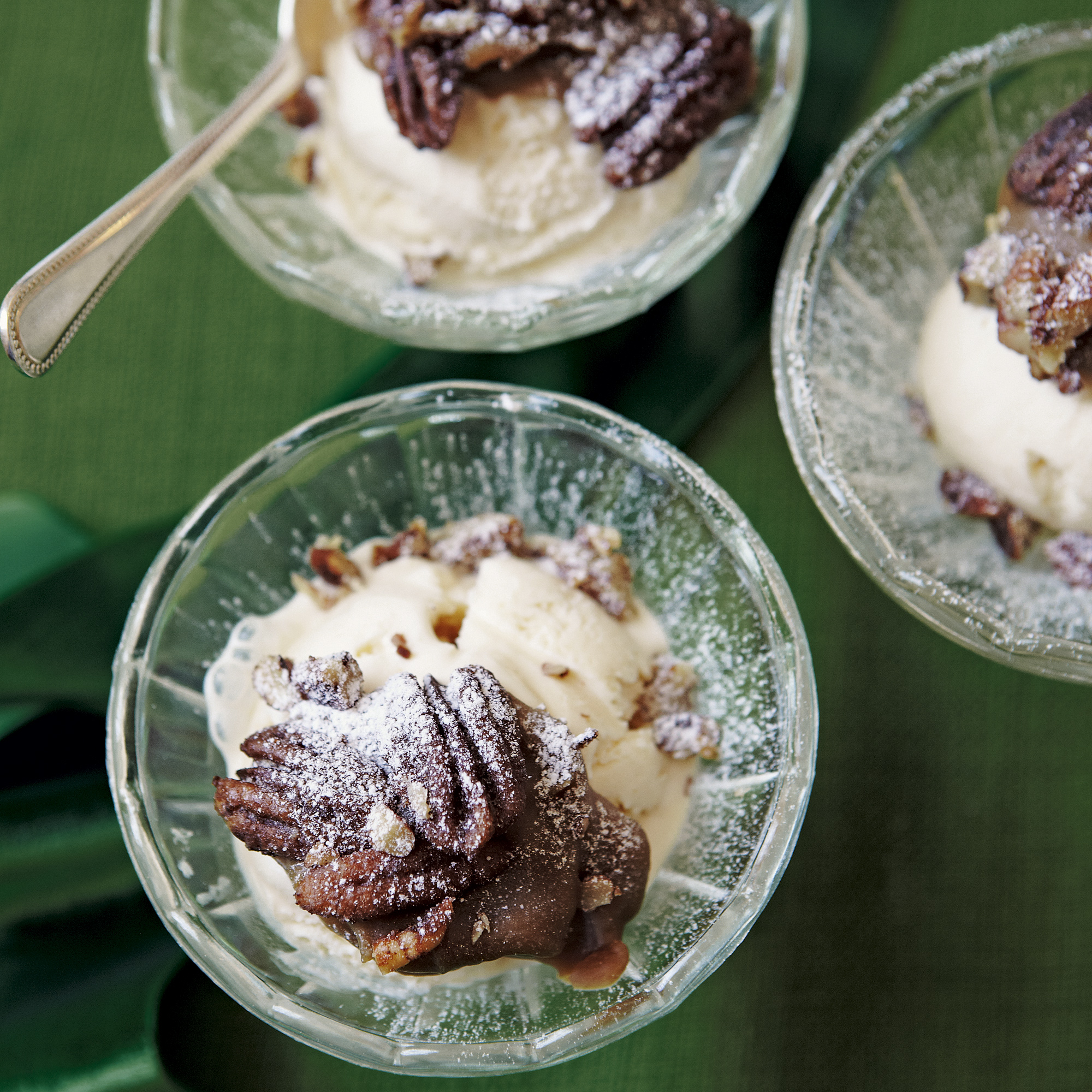 Ice cream with salted caramel sauce and toasted pecans Ice cream with salted caramel sauce and toasted pecans