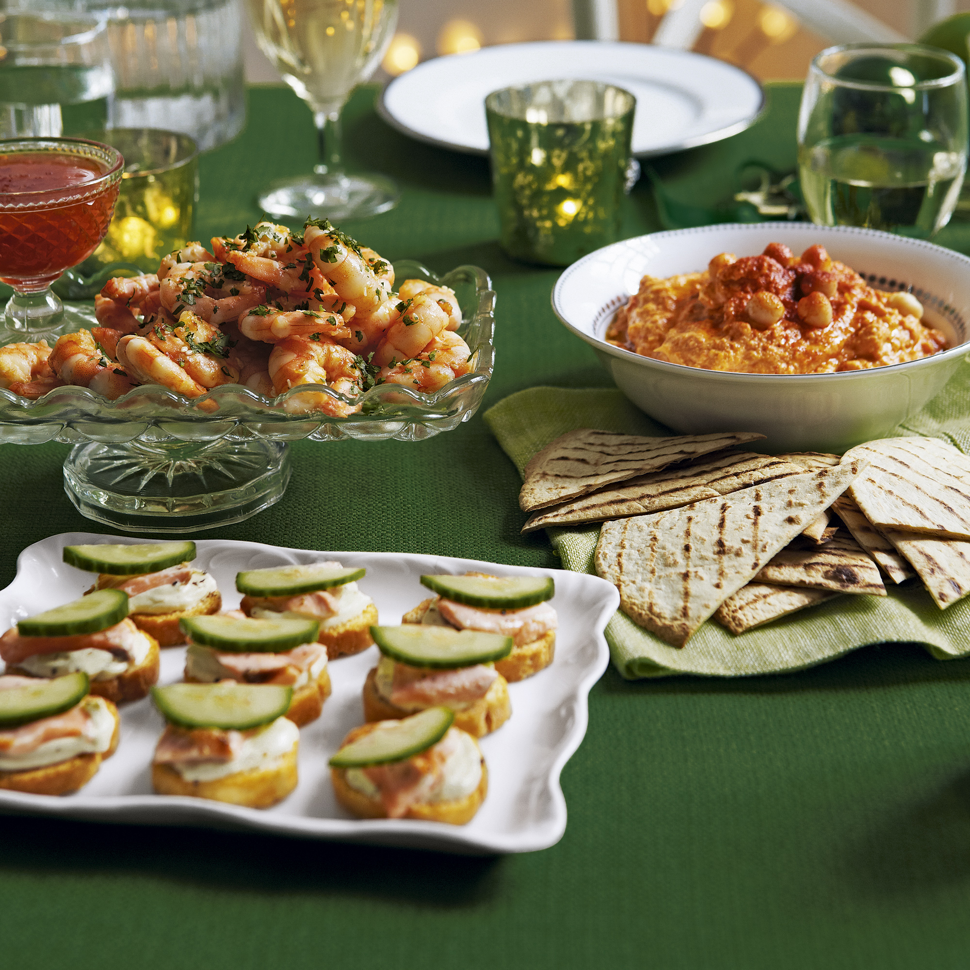 Roasted red pepper houmous with tortillas