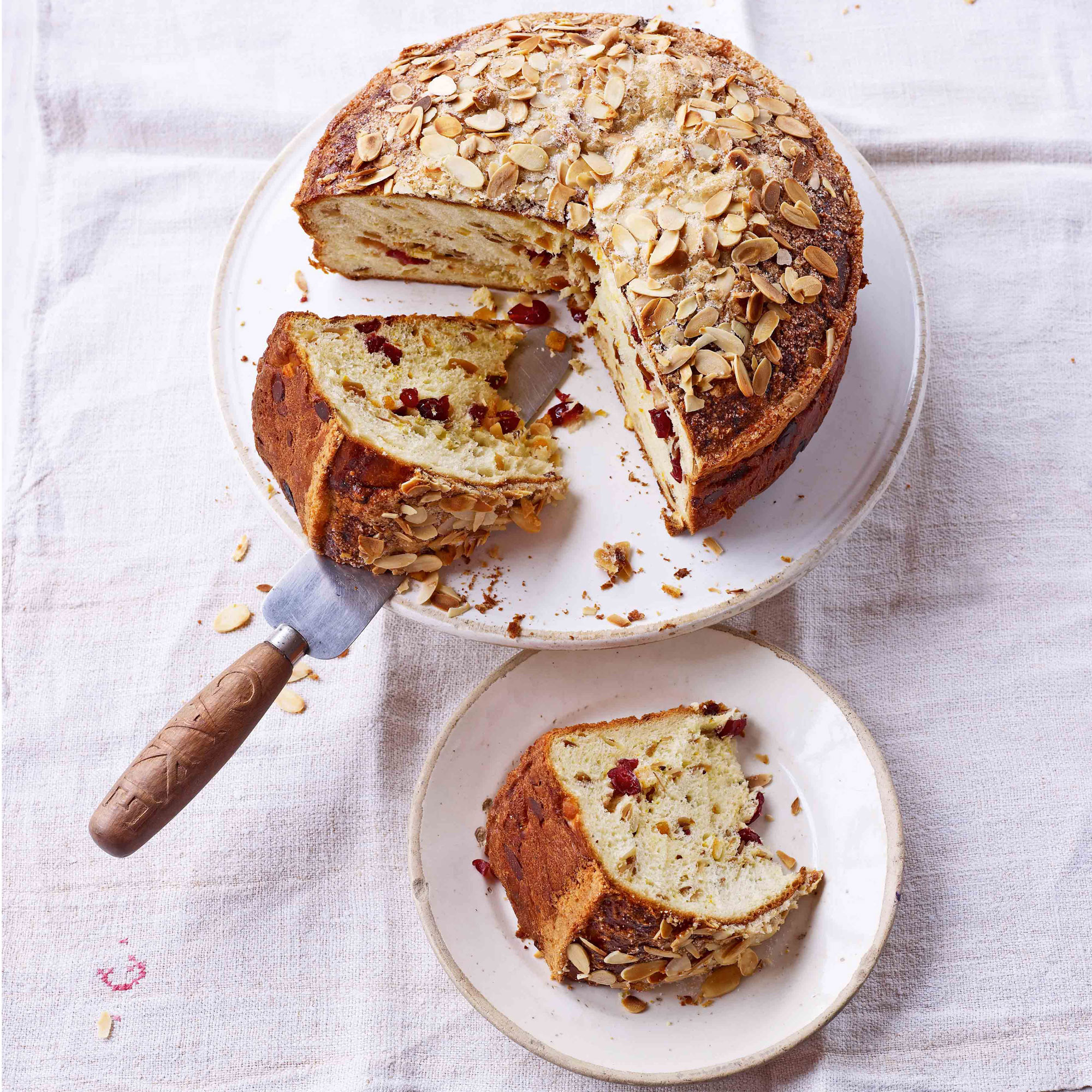 Paul Hollywood Cicilian Lemon and Orange Sweetbread Photo of Paul Hollywood sicilian lemon and orange sweetbread