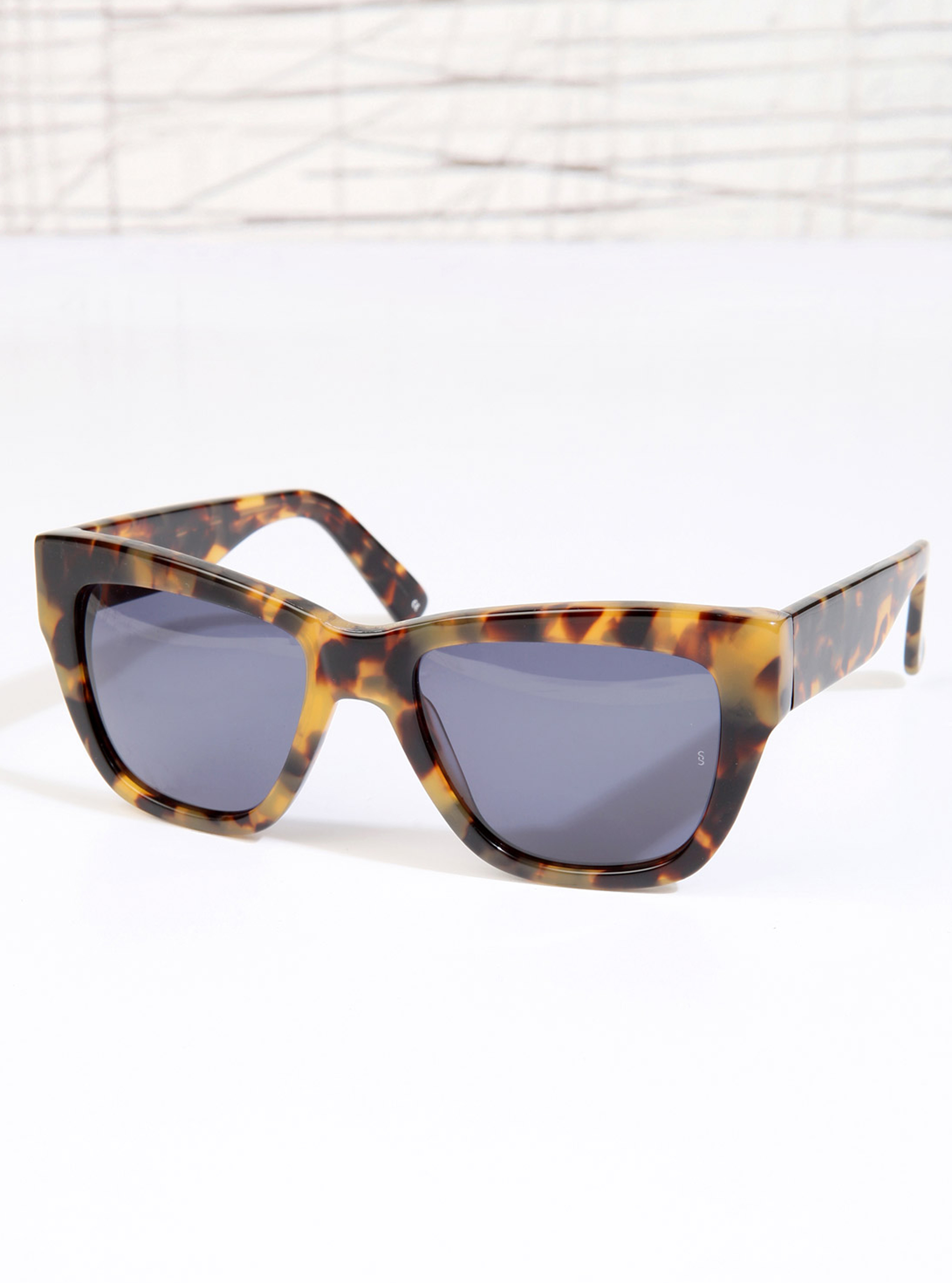 Urban Outfitters Sunday Somewhere Chely Sunglasses