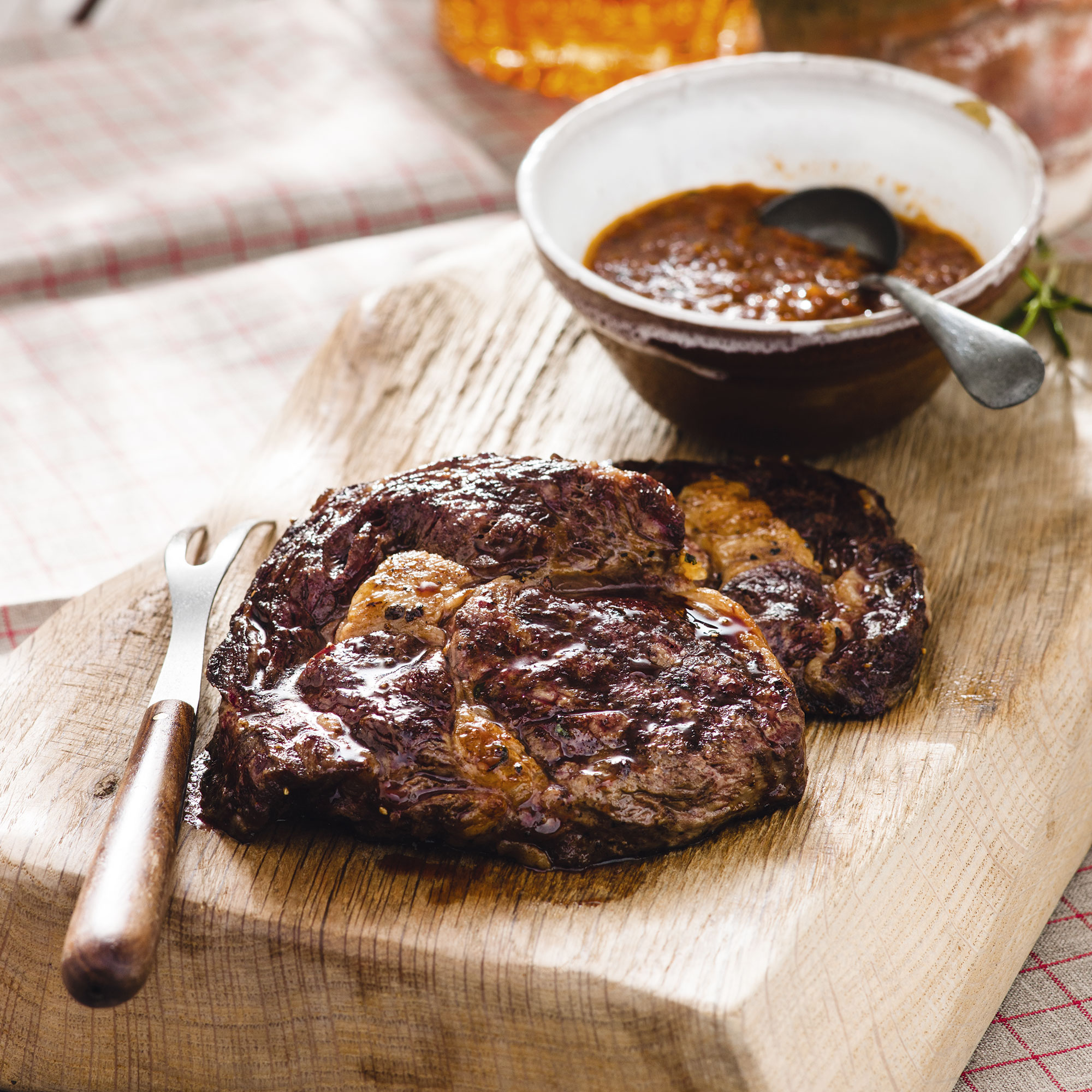 Rib-Eye Steaks with Smoky Barbecue Sauce Rib-Eye Steaks with Smoky Barbecue Sauce