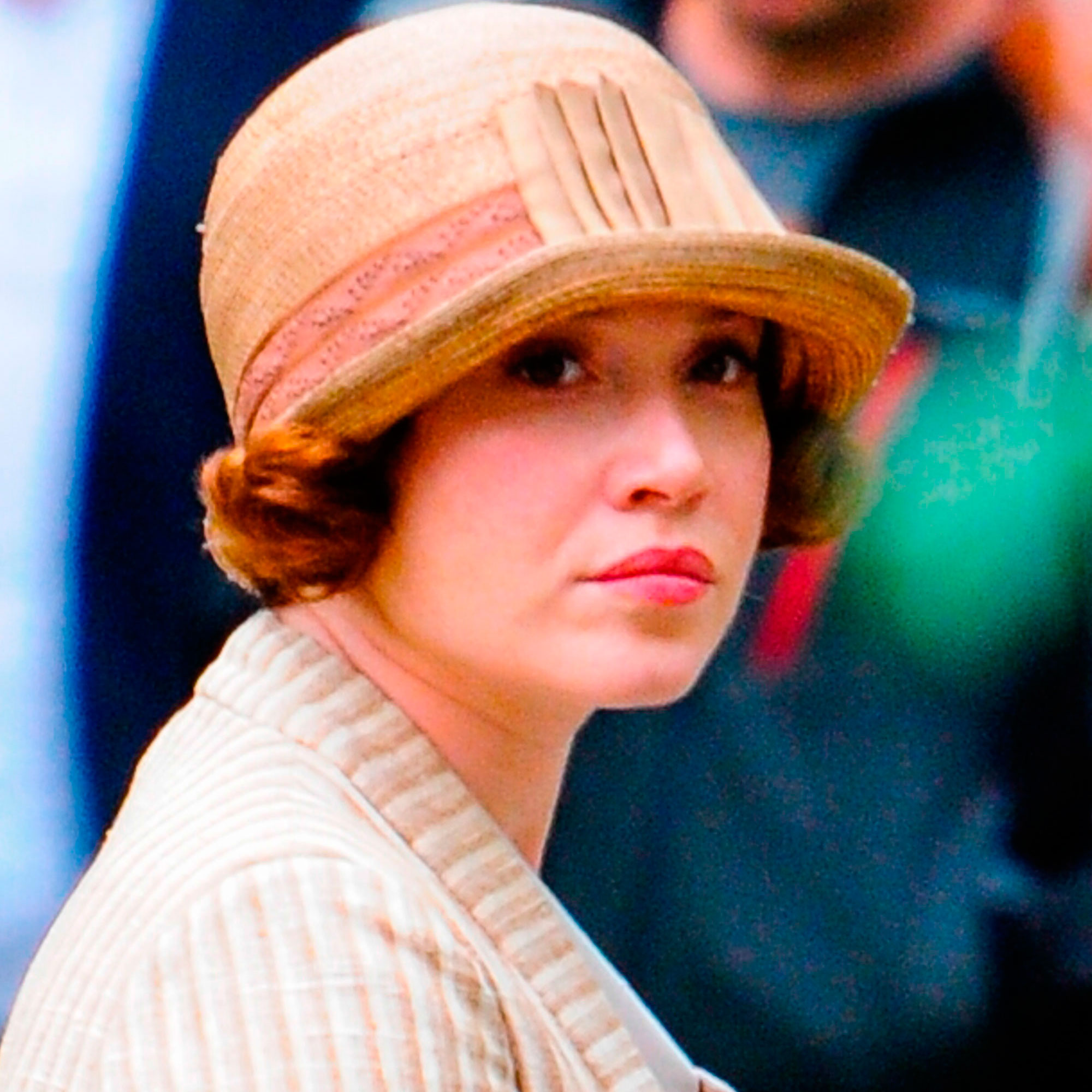 Downton Abbey Series 4 will soon be hitting our screens, but if you can't wait then join the cast on set - and the red carpet - with our behind-the-scenes peek. There's a very special extra to look out for...