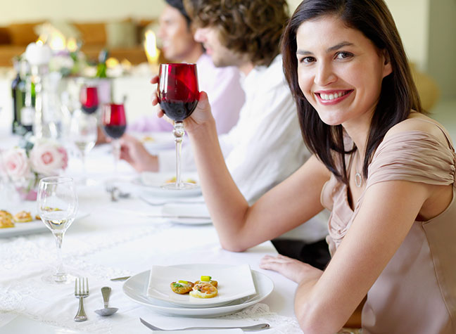 Does dieting seem impossible once Friday comes? The 4:3 diet is proven to help drop two dress sizes in just four weeks by alternating 500cal 'diet days' with all-you-can-eat 'feast days', so you never feel deprived. Tuck in this weekend - guilt-free!