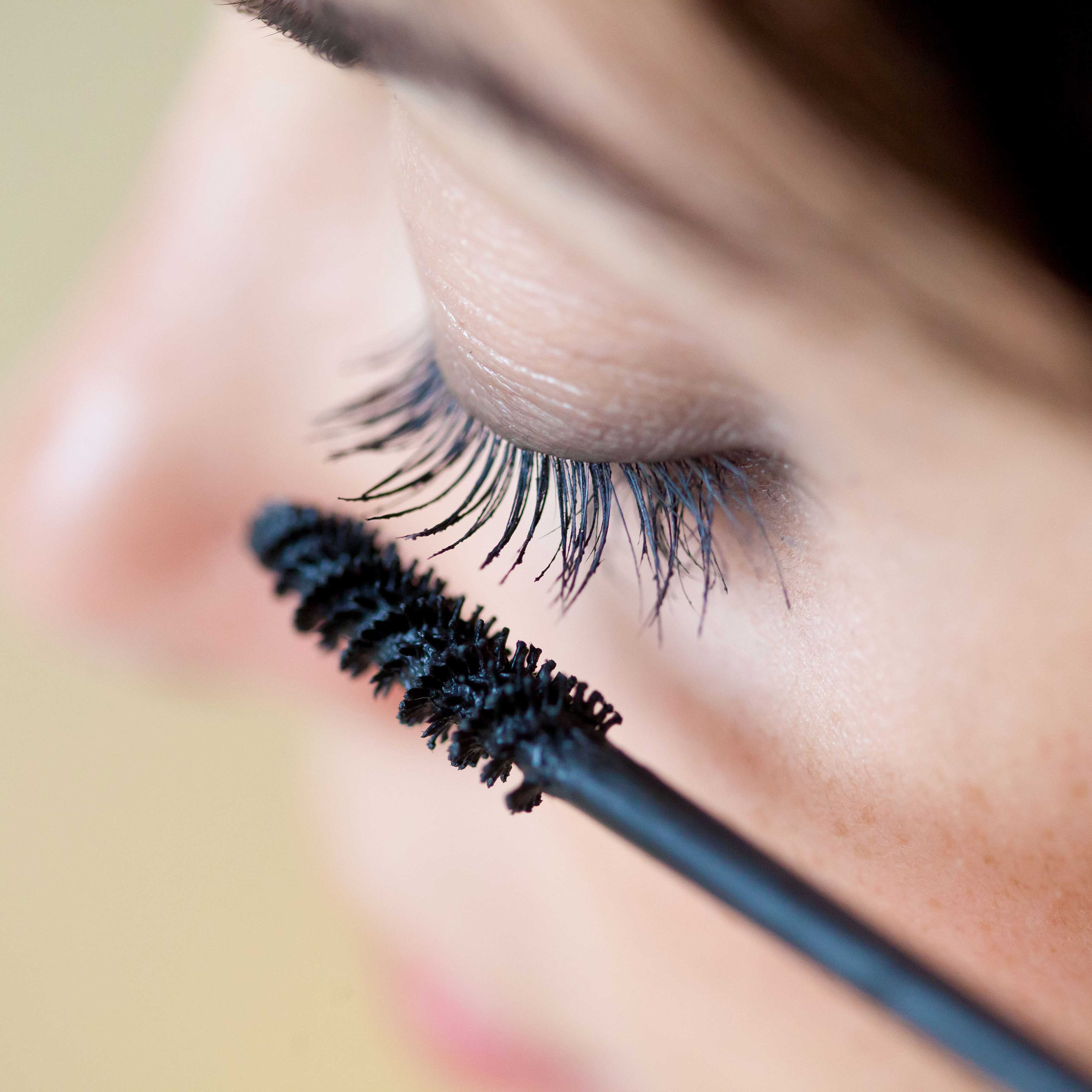 Mascara: The must have mascaras for lashes bouncier than your blow dry woman-applying-mascara.jpg