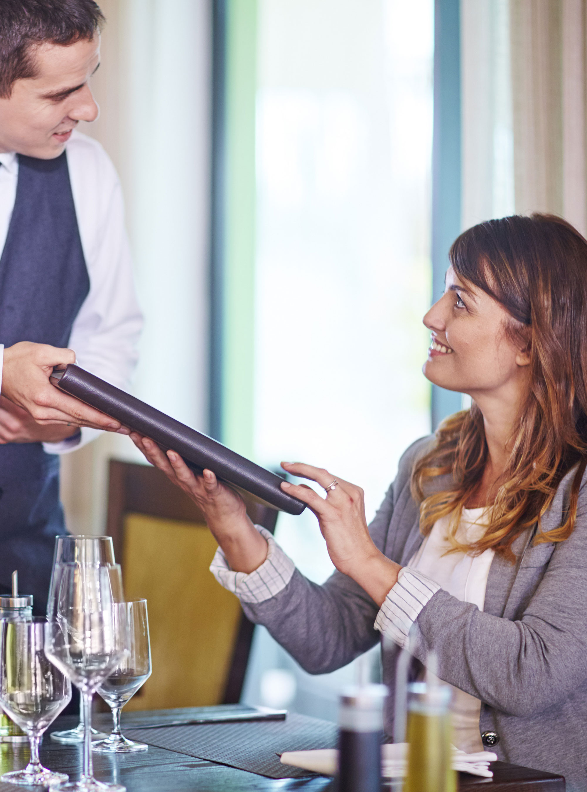 Your Low-Calorie Guide To Eating Out Your Low-Calorie Guide To Eating Out