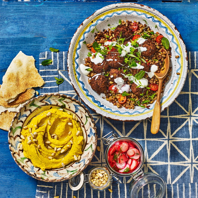 Falafel Salad with Turmeric Houmous Falafel Salad with Turmeric Houmous