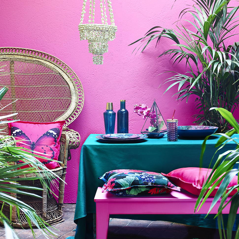 Love Outdoor Dining? Discover A Collection That'll Create Your Own Tropical Haven… Love Outdoor Dining? Discover A Collection That'll Create Your Own Tropical Haven…